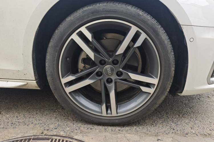 Used Audi A4L 2020 40 TFSI Luxury Dynamic Model Right Front Wheel Hub