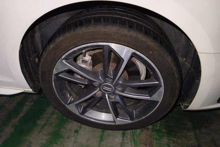 Used Audi A4L 2020 40 TFSI Fashion Dynamic Model Right Front Wheel Hub