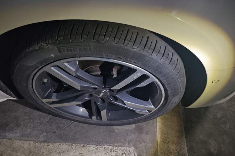 Used Audi A4L 2020 40 TFSI Luxury Dynamic Model Right Front Wheel Hub