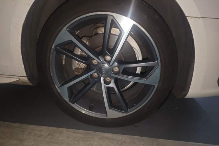 Used Audi A4L 2020 40 TFSI Fashion Dynamic Model Right Front Wheel Hub