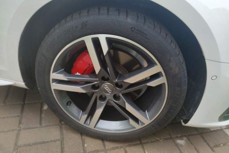 Used Audi A4L 2020 40 TFSI Luxury Dynamic Model Right Front Wheel Hub