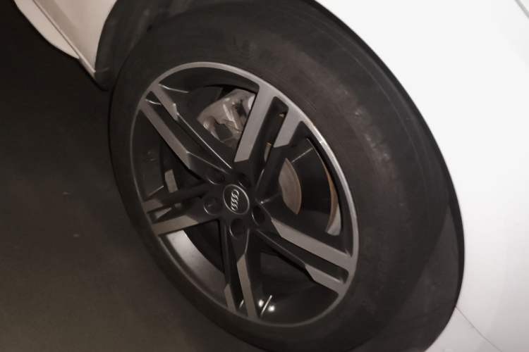 Used Audi A4L 2020 40 TFSI Fashion Dynamic Model Right Front Wheel Hub