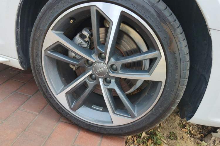 Used Audi A4L 2020 40 TFSI Fashion Dynamic Model Right Front Wheel Hub