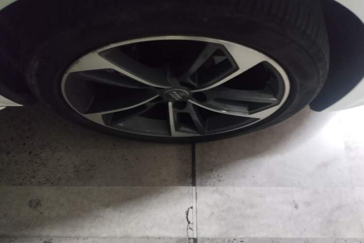 Used Audi A4L 2020 40 TFSI Fashion Dynamic Model Right Front Wheel Hub