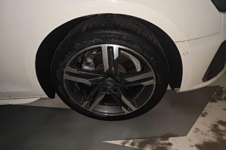 Used Audi A4L 2020 40 TFSI Luxury Dynamic Model Right Front Wheel Hub