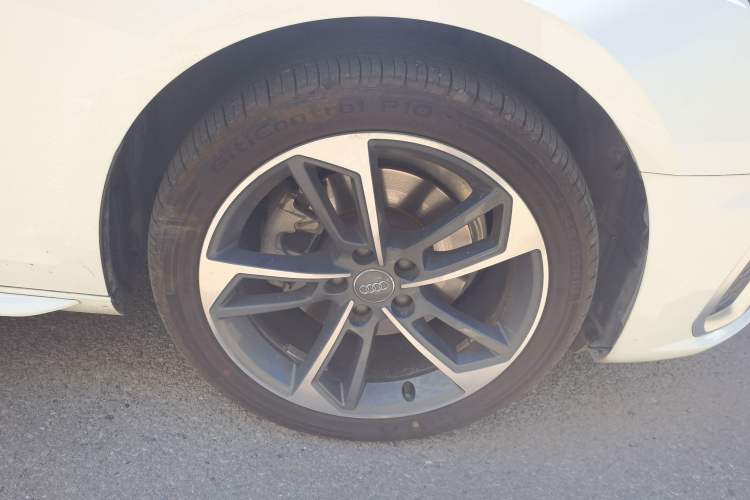 Used Audi A4L 2020 40 TFSI Luxury Dynamic Model Right Front Wheel Hub