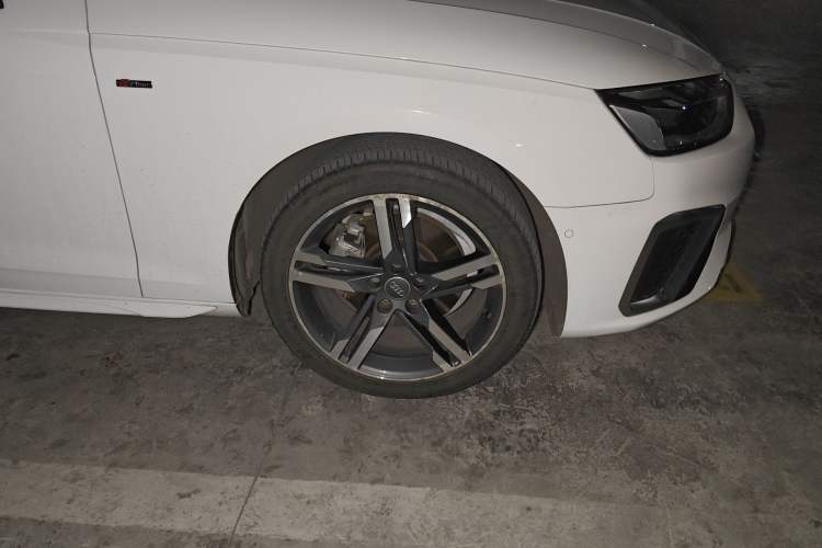 Used Audi A4L 2020 40 TFSI Luxury Dynamic Model Right Front Wheel Hub