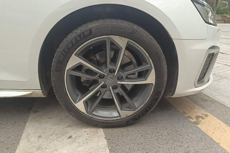 Used Audi A4L 2020 40 TFSI Fashion Dynamic Model Right Front Wheel Hub