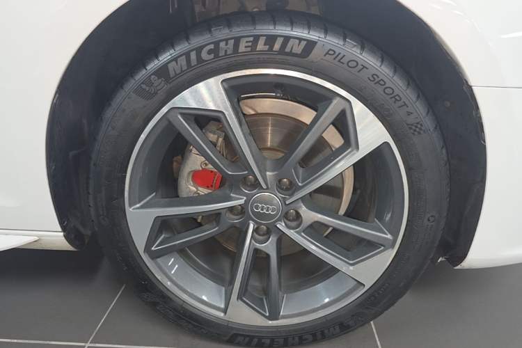 Used Audi A4L 2020 40 TFSI Fashion Dynamic Model Right Front Wheel Hub