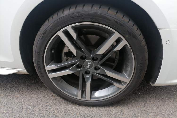 Used Audi A4L 2020 40 TFSI Luxury Dynamic Model Right Front Wheel Hub