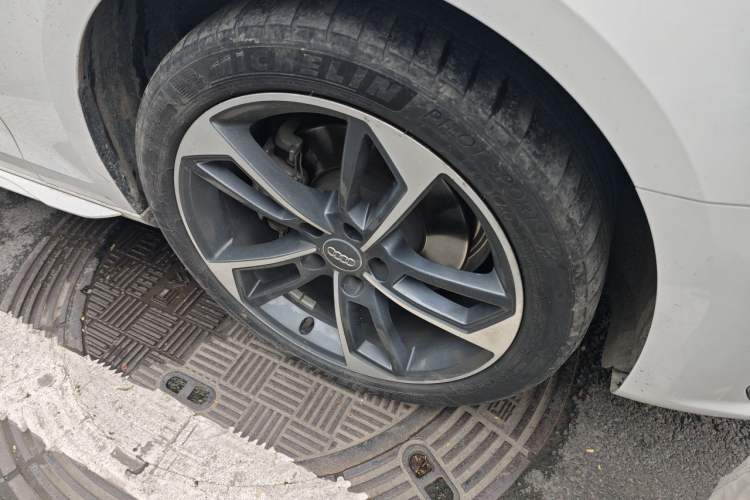 Used Audi A4L 2020 40 TFSI Fashion Dynamic Model Right Front Wheel Hub