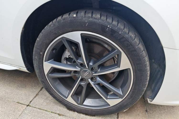 Used Audi A4L 2020 40 TFSI Fashion Dynamic Model Right Front Wheel Hub