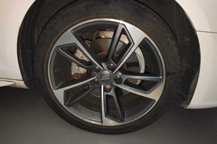 Used Audi A4L 2020 40 TFSI Fashion Dynamic Model Right Front Wheel Hub