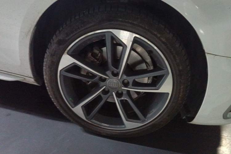 Used Audi A4L 2020 35 TFSI Fashion Dynamic Model Right Front Wheel Hub