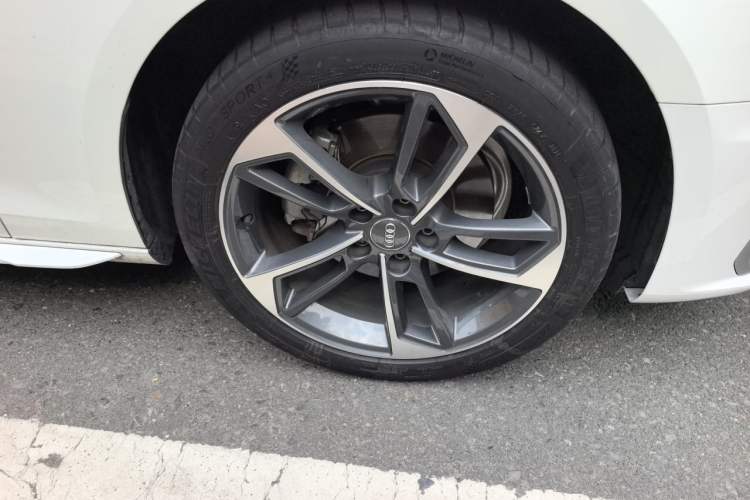 Used Audi A4L 2020 40 TFSI Fashion Dynamic Model Right Front Wheel Hub
