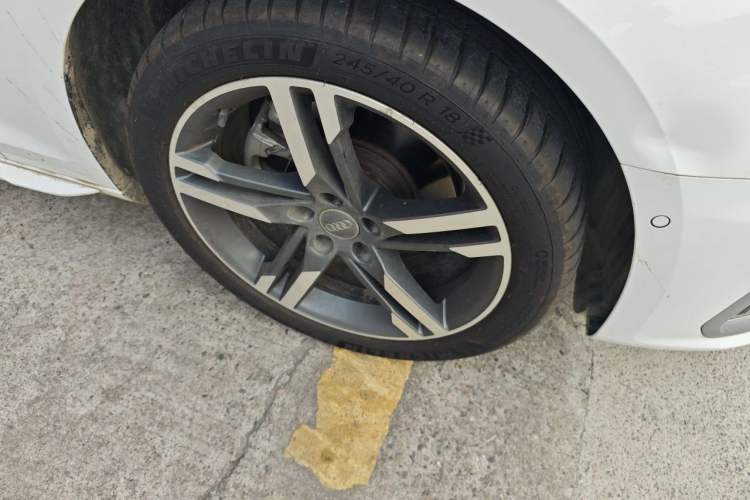 Used Audi A4L 2020 40 TFSI Luxury Dynamic Model Right Front Wheel Hub
