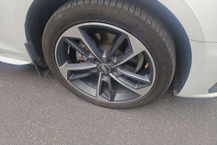 Used Audi A4L 2020 40 TFSI Fashion Dynamic Model Right Front Wheel Hub