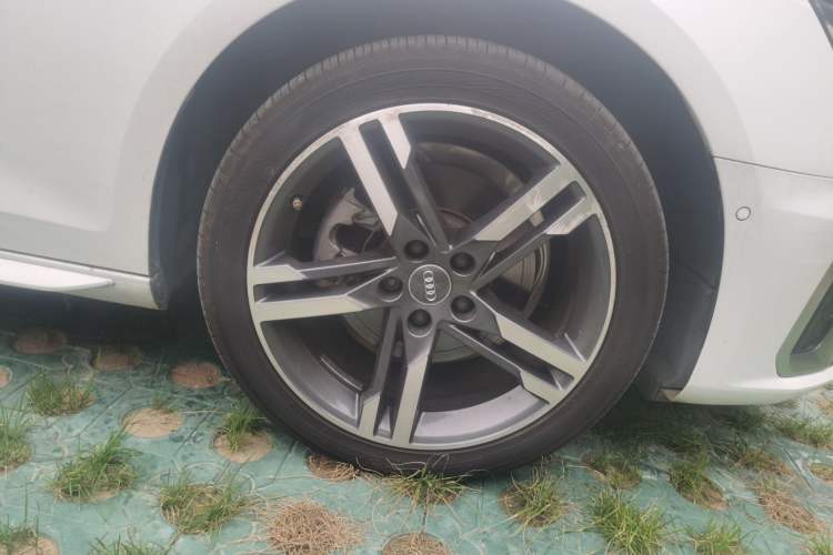 Used Audi A4L 2020 40 TFSI Luxury Dynamic Model Right Front Wheel Hub
