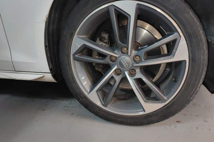 Used Audi A4L 2020 40 TFSI Fashion Dynamic Model Right Front Wheel Hub