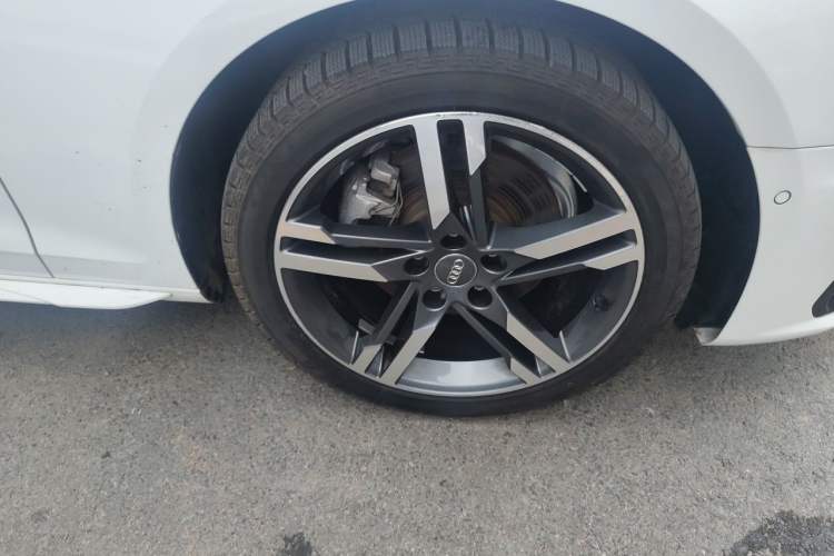 Used Audi A4L 2020 40 TFSI Luxury Dynamic Model Right Front Wheel Hub