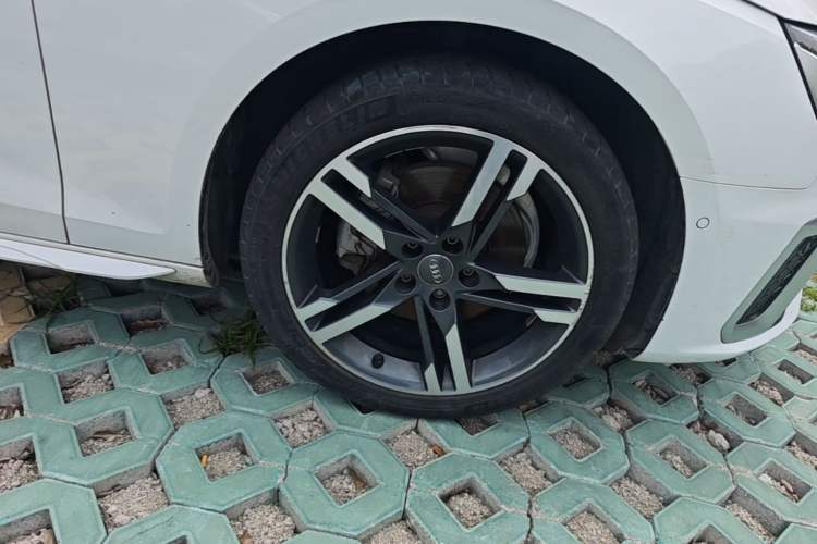 Used Audi A4L 2020 40 TFSI Fashion Dynamic Model Right Front Wheel Hub