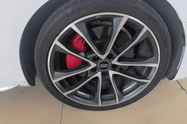 Used Audi A4L 2020 45 TFSI quattro Prestige Dynamic Edition Right Front Wheel Hub