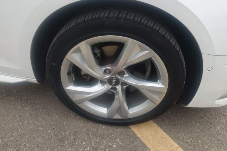 Used Audi A4L 2020 40 TFSI Luxury Prestige Edition Right Front Wheel Hub