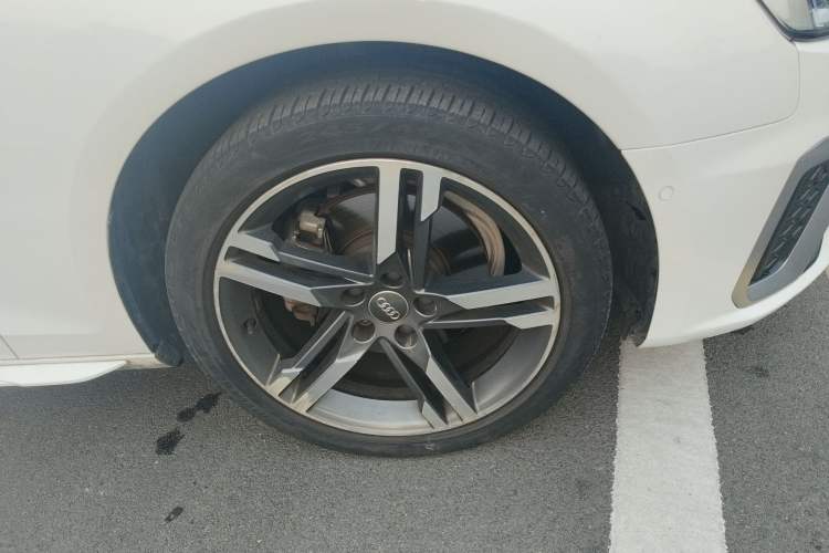 Used Audi A4L 2020 40 TFSI Luxury Dynamic Model Right Front Wheel Hub