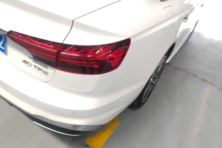 Used Audi A4L 2020 40 TFSI Fashion Dynamic Model Right Rear Taillight