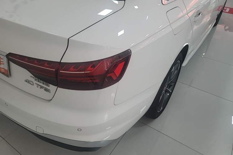Used Audi A4L 2020 40 TFSI Fashion Dynamic Model Right Rear Taillight