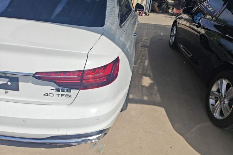 Used Audi A4L 2020 40 TFSI Fashionable and Elegant Model Right Rear Taillight