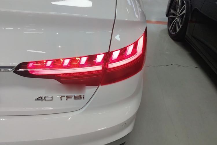 Used Audi A4L 2020 40 TFSI Fashion Dynamic Model Right Rear Taillight