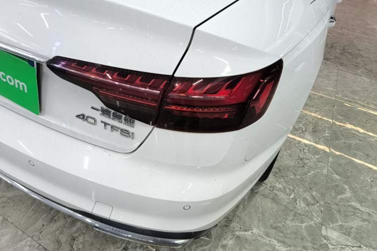 Used Audi A4L 2020 40 TFSI Fashionable and Elegant Model Right Rear Taillight