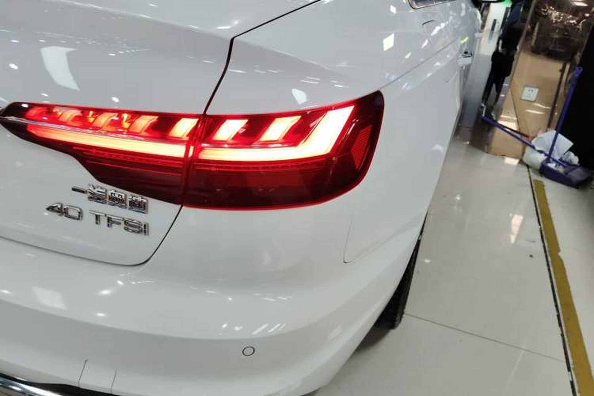 Used Audi A4L 2020 40 TFSI Fashionable and Elegant Model Right Rear Taillight
