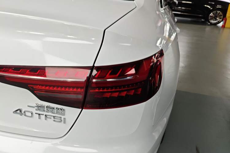 Used Audi A4L 2020 40 TFSI Fashion Dynamic Model Right Rear Taillight