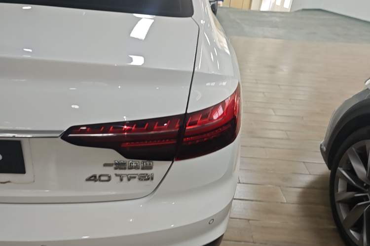 Used Audi A4L 2020 40 TFSI Fashion Dynamic Model Right Rear Taillight