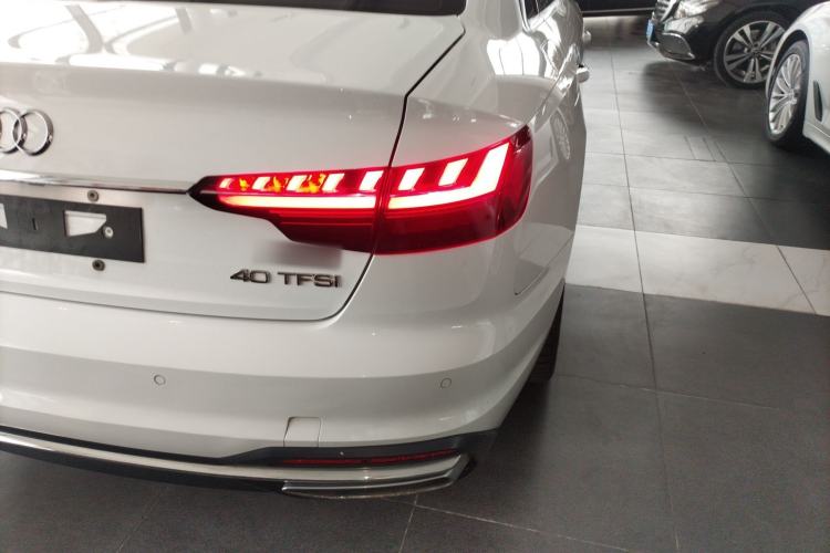 Used Audi A4L 2020 40 TFSI Fashionable and Elegant Model Right Rear Taillight