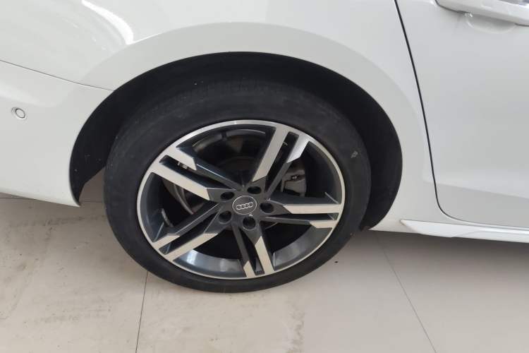 Used Audi A4L 2020 40 TFSI Luxury Dynamic Model Right Rear Wheel Hub