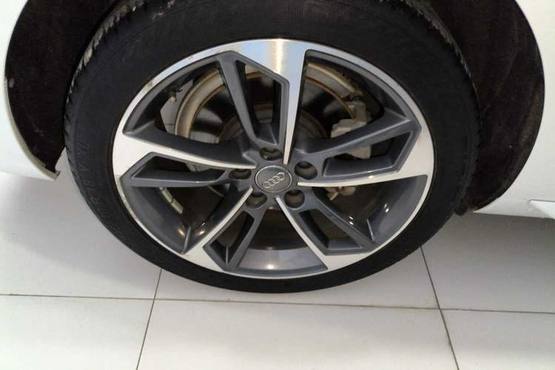 Used Audi A4L 2020 40 TFSI Fashionable and Elegant Model Right Rear Wheel Hub