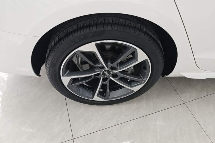 Used Audi A4L 2020 40 TFSI Luxury Dynamic Model Right Rear Wheel Hub