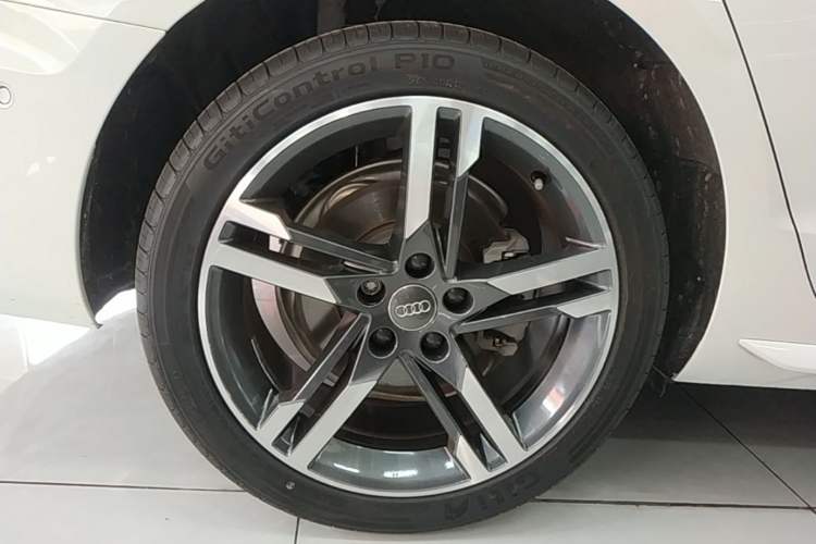 Used Audi A4L 2020 40 TFSI quattro Luxury Dynamic Model Right Rear Wheel Hub