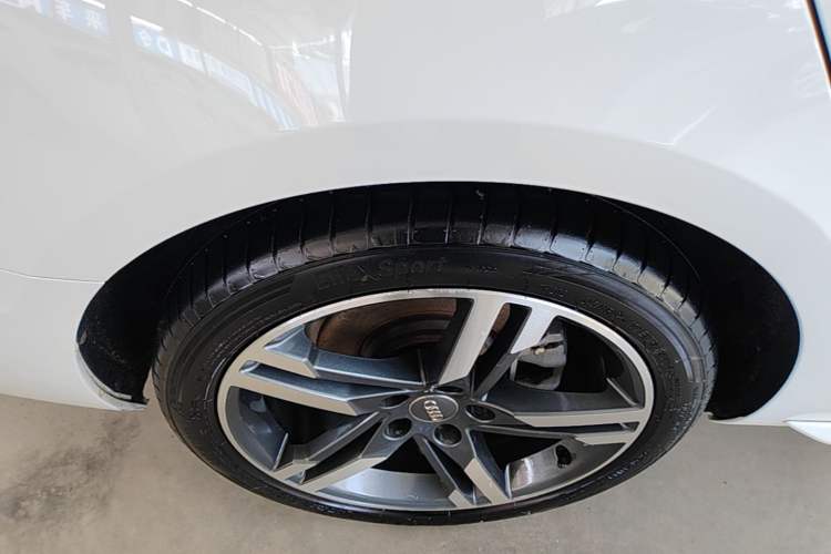 Used Audi A4L 2020 40 TFSI Luxury Dynamic Model Right Rear Wheel Hub