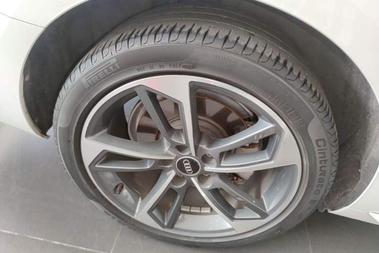 Used Audi A4L 2020 40 TFSI Luxury Dynamic Model Right Rear Wheel Hub