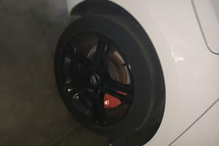 Used Audi A4L 2020 40 TFSI Luxury Dynamic Model Right Rear Wheel Hub