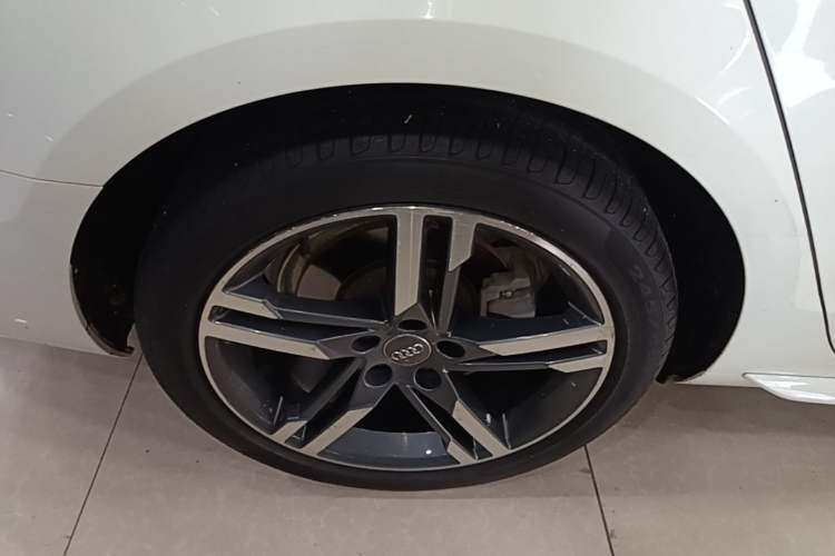 Used Audi A4L 2020 40 TFSI Luxury Dynamic Model Right Rear Wheel Hub