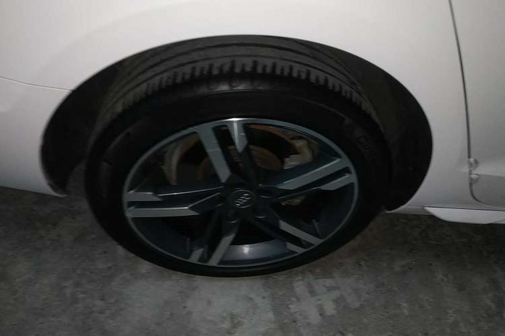Used Audi A4L 2020 40 TFSI Luxury Dynamic Model Right Rear Wheel Hub