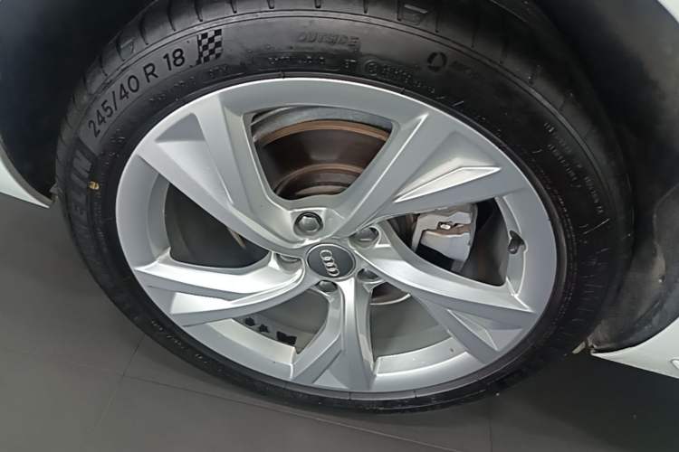Used Audi A4L 2020 40 TFSI Luxury Prestige Edition Right Rear Wheel Hub