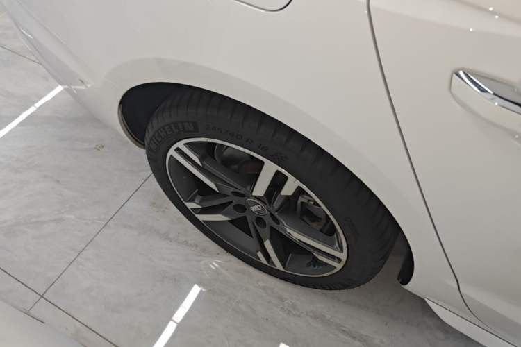 Used Audi A4L 2020 40 TFSI Luxury Dynamic Model Right Rear Wheel Hub