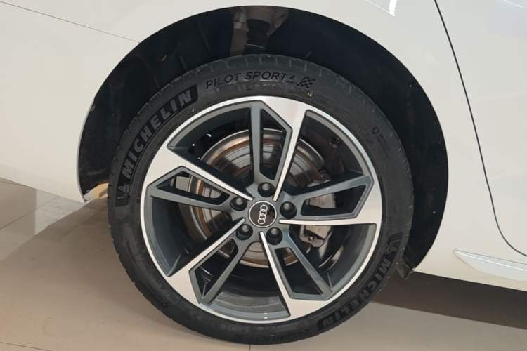 Used Audi A4L 2020 40 TFSI Luxury Dynamic Model Right Rear Wheel Hub