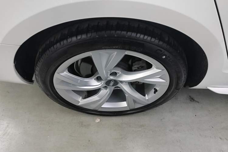 Used Audi A4L 2020 40 TFSI Luxury Prestige Edition Right Rear Wheel Hub